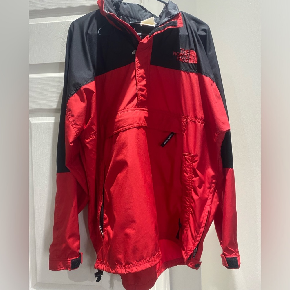 The North Face Men’s Medium waterproof pullover